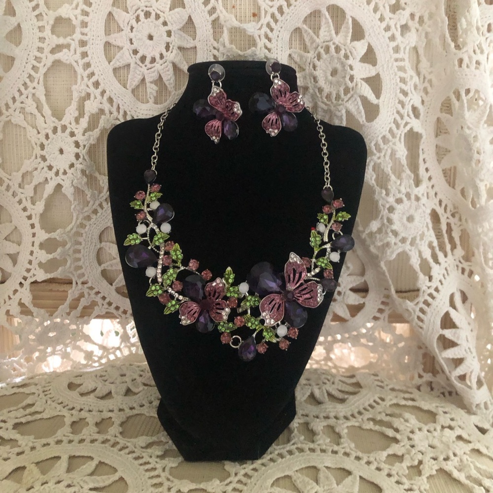 Elegant Purple Floral Crystal Necklace & Earrings Set
